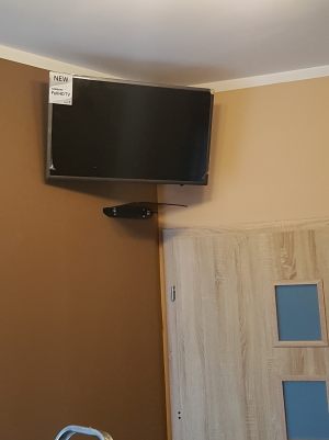 montaż telewizora +półka na dekoder_Resized_1